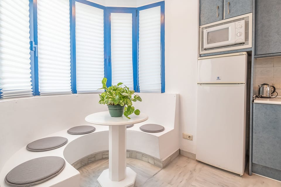 Eating area inside the kitchen for breakfast