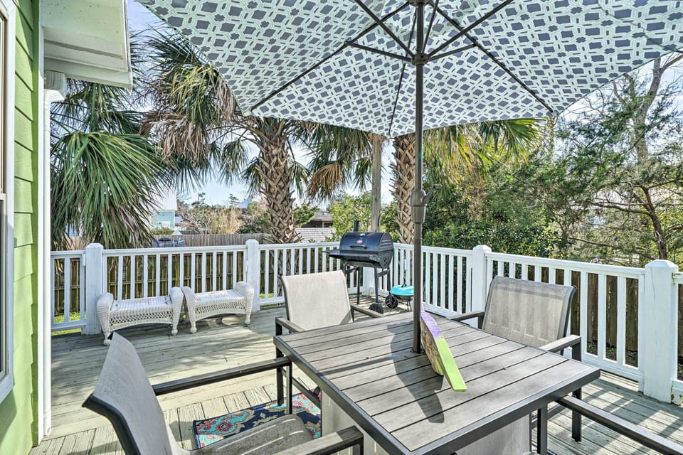 Furnished Deck | Charcoal Grill