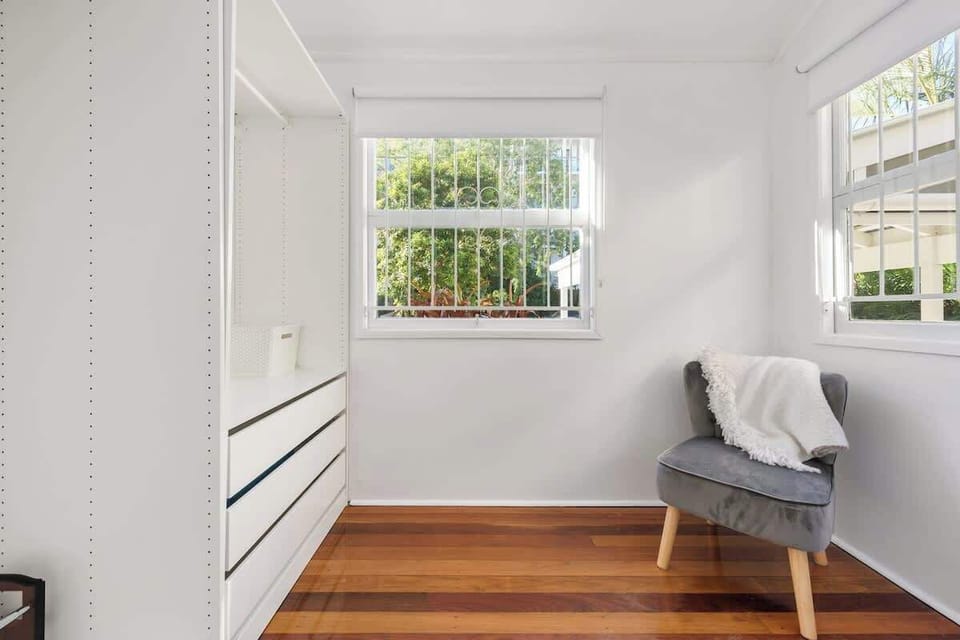 Walk-In Wardrobe with full length mirror