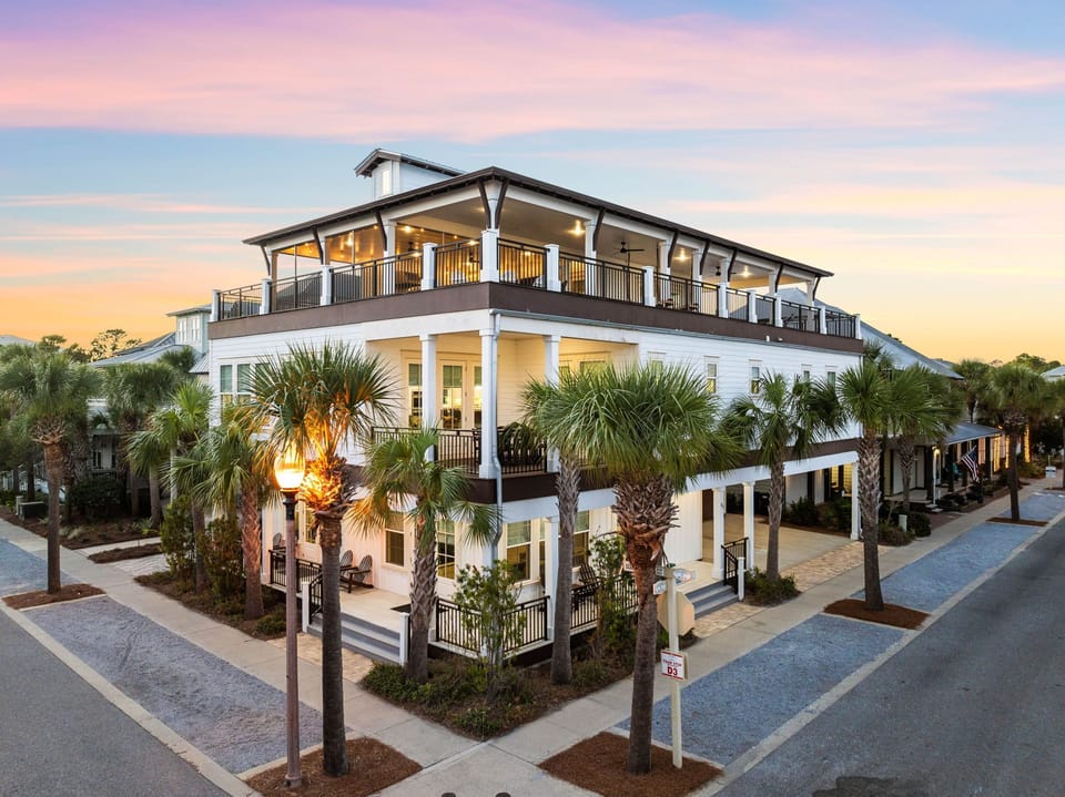 Upscale Luxury Home just off of 30A!