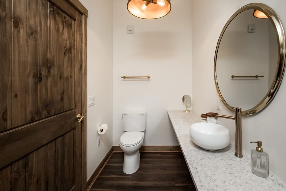"Beautiful boutique hotel. High end bedding and towels pamper you. Personal decor gives a uniqueness to each room. Real glasses and coffee cups. Don’t forget your wine bottle opener. Delivery from the pizza place is highly recommended. " Review Jino S.