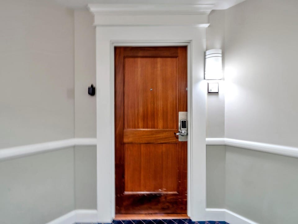 Private Entrance With Smart Lock
