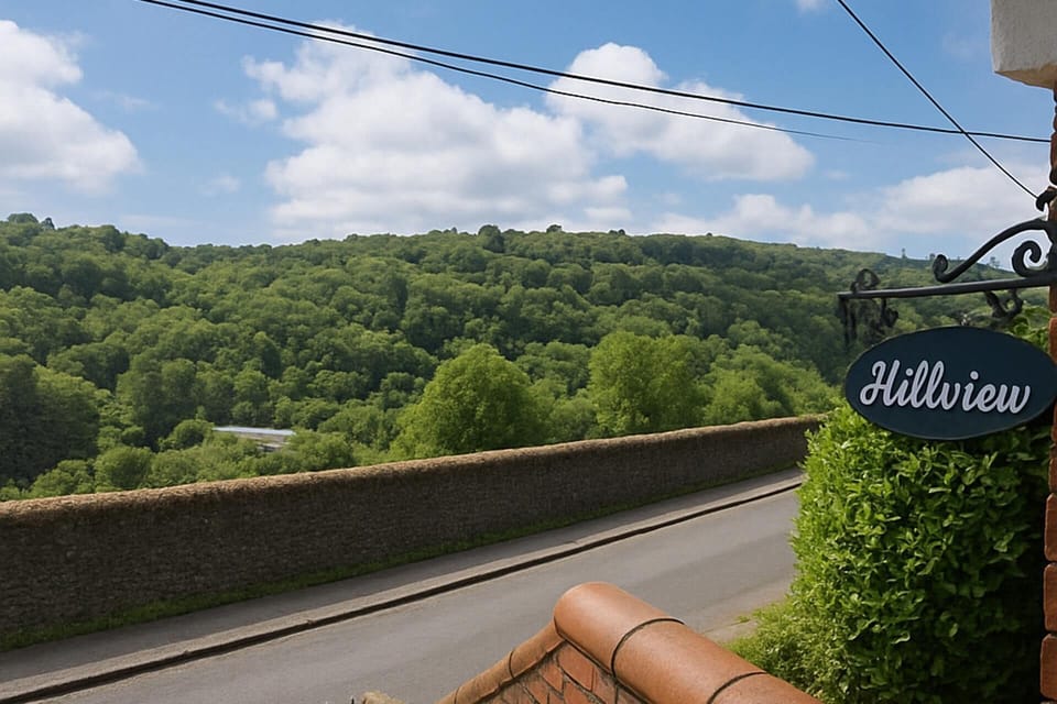 4 Bed Townhouse-sleeps 7-garden-pets-valley View House in Wales