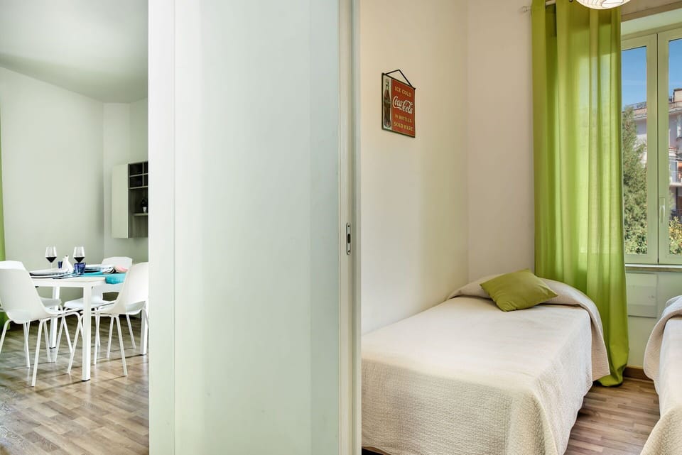 loving-times-apartment-sorrento-apartment-bedroom