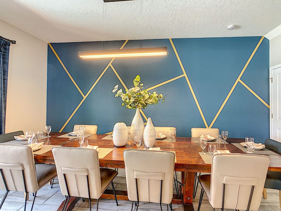 Gather your family and friends for a delicious and cozy meal. 