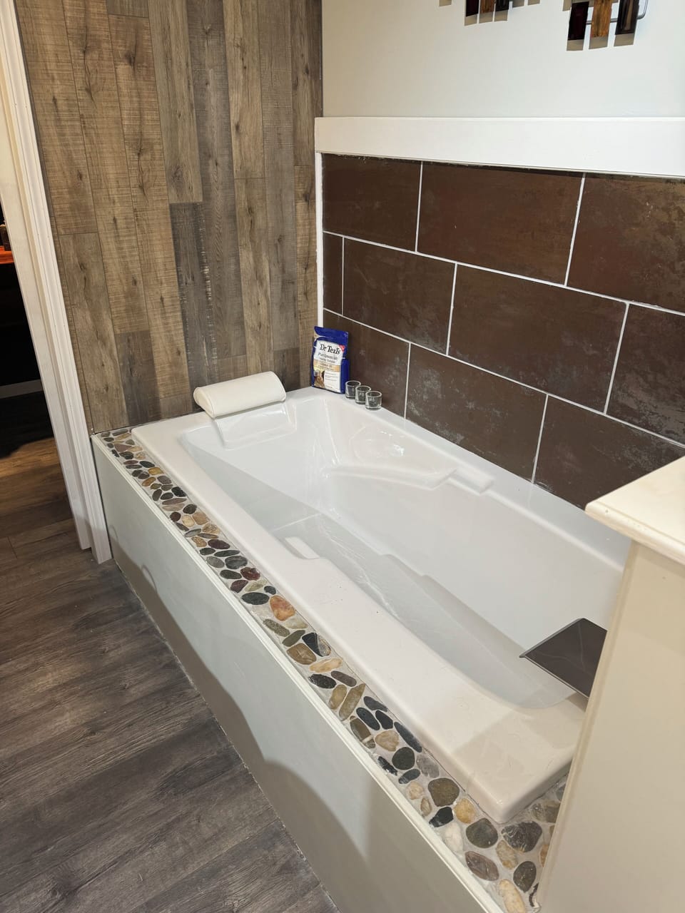 Extra large bathtub makes relaxing a dream! 