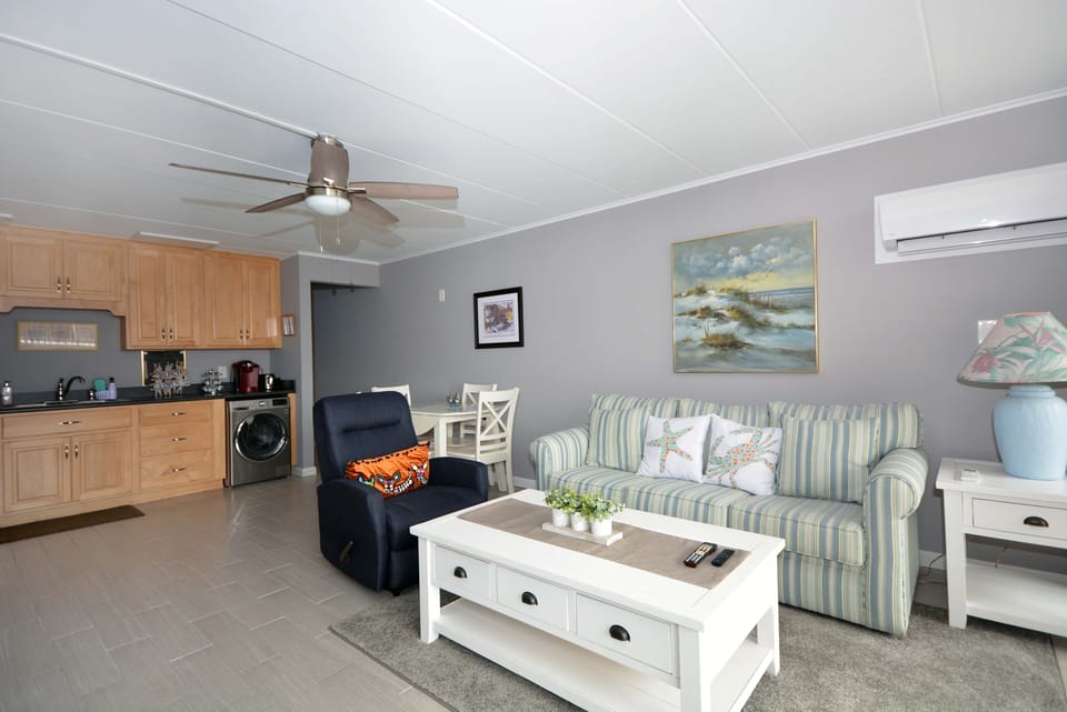 Eldorado #13 Living-Area