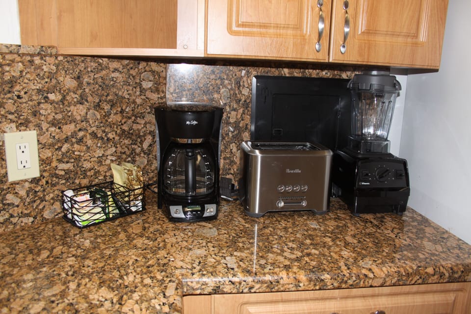 Breville Toaster & Coffee maker & Blender for your frozen tropical drinks