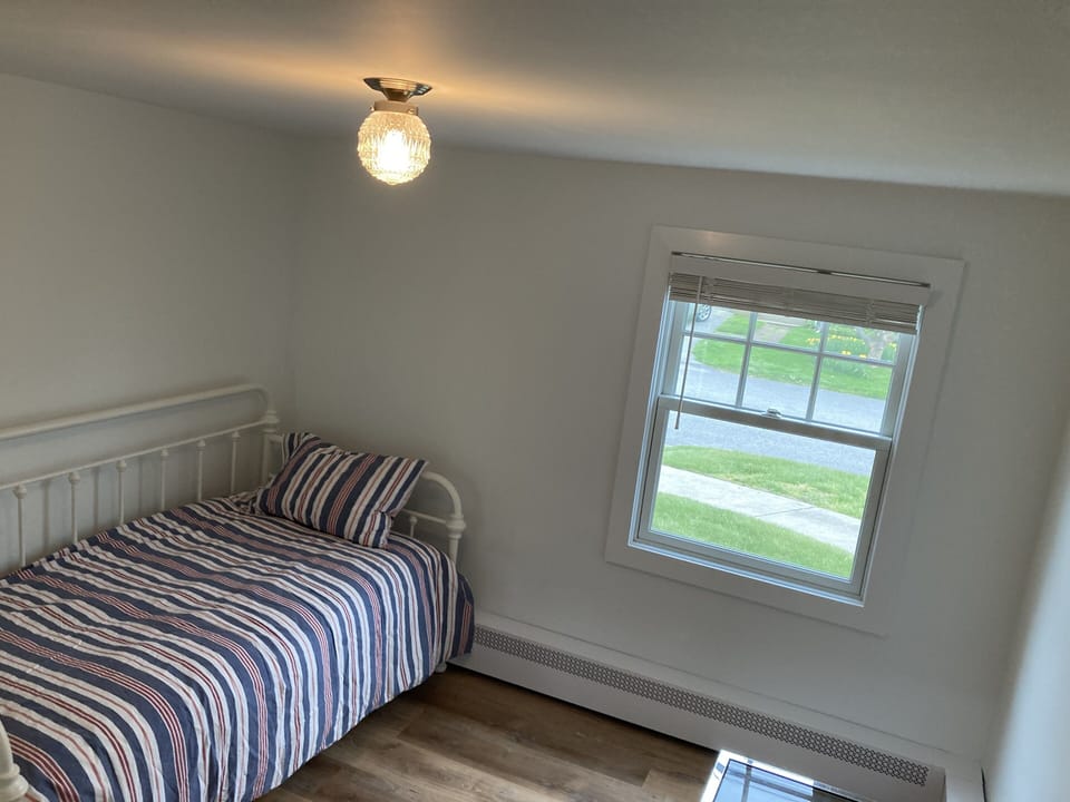 1st-floor bedroom (pull-out bed underneath). 