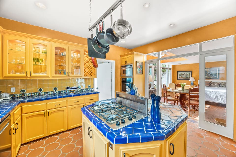 CASAMAR - Kitchen to Solarium