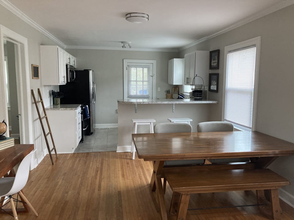 Open floor plan makes for a spacious and accommodating time
