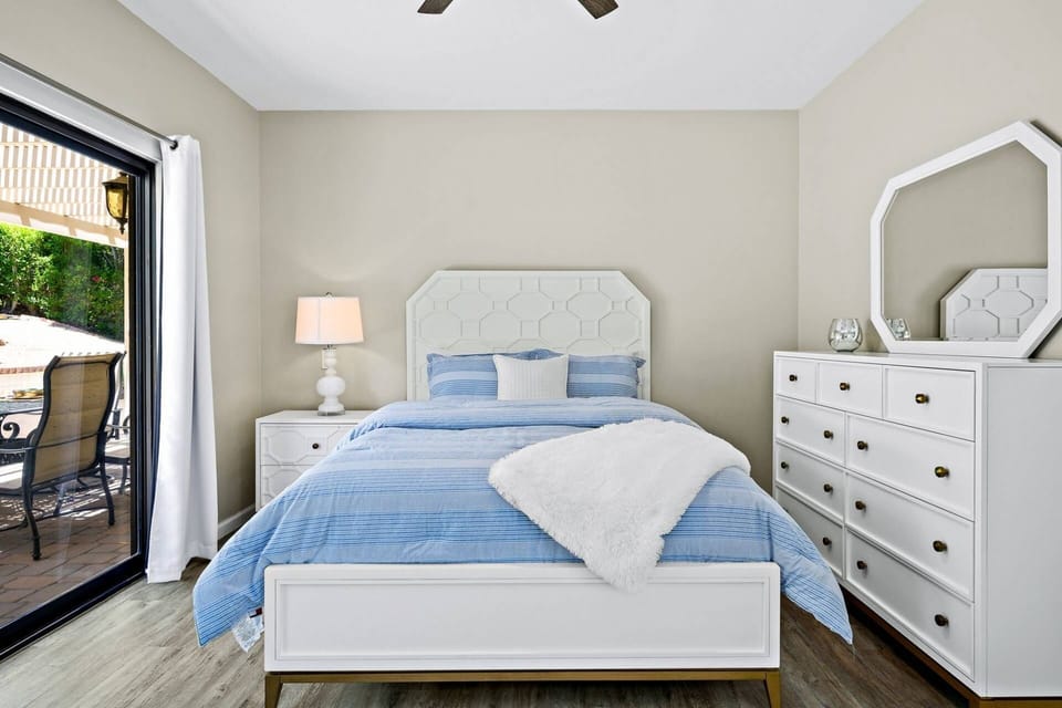 Guest Bed 2 with Queen Bed