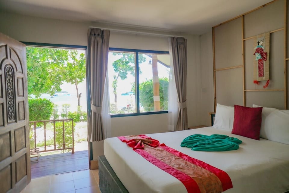 Garden Ocean Front | In-room safe, WiFi (free)