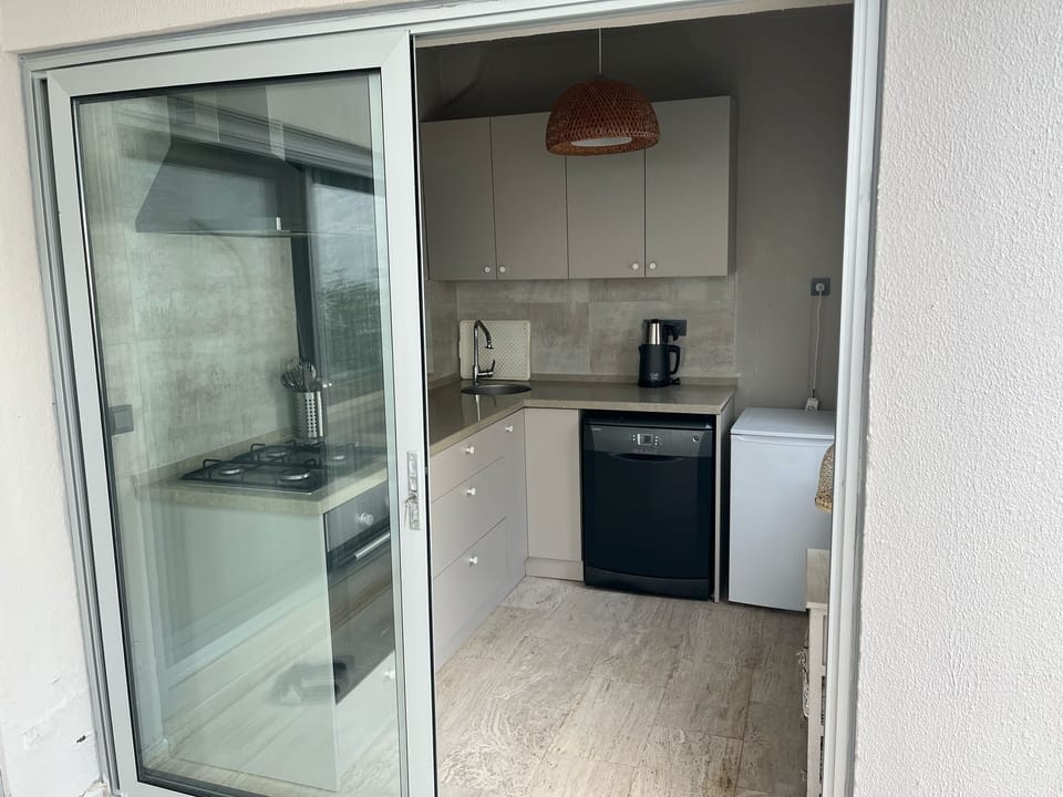 Premier Studio Suite | Free WiFi, bed sheets
