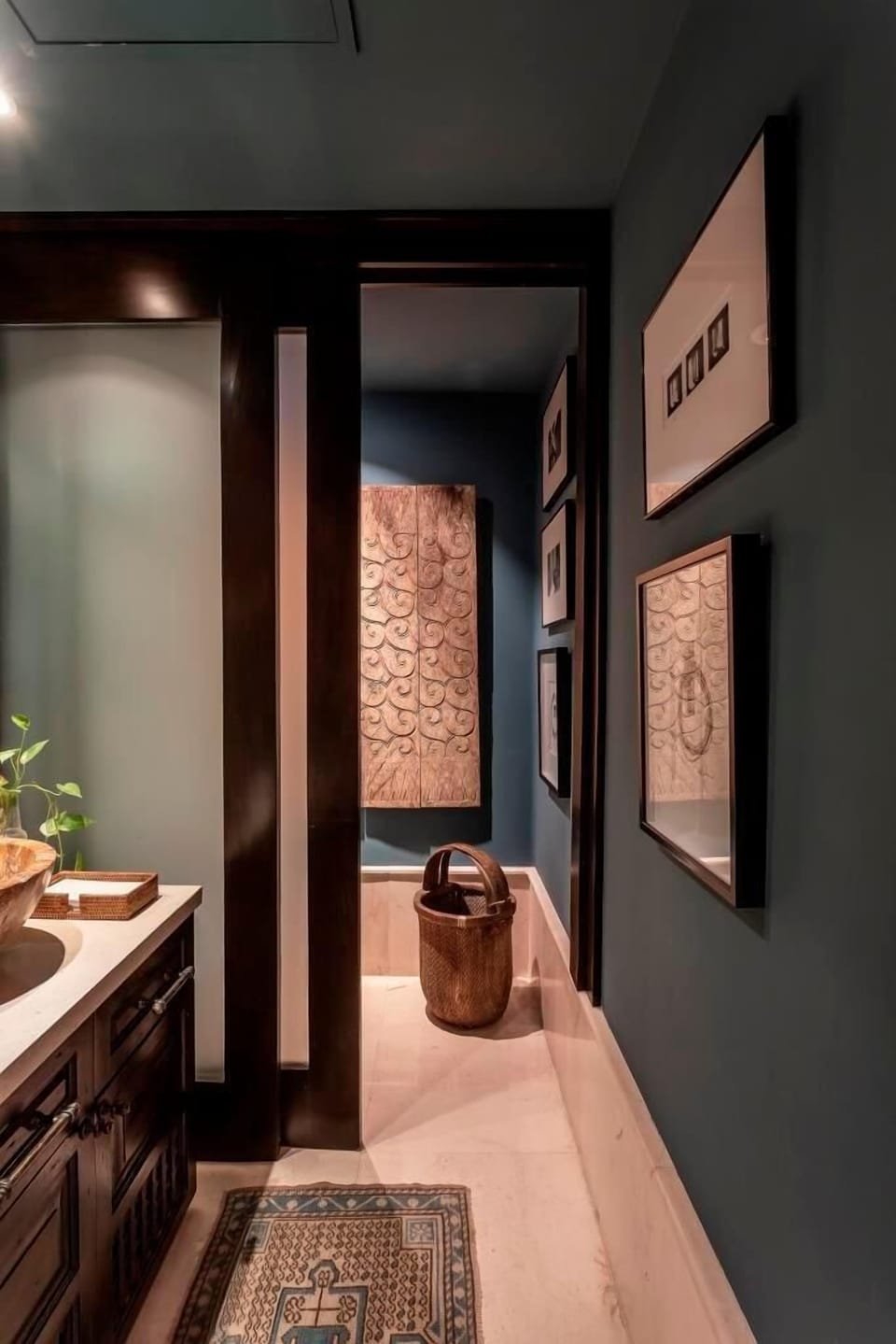 Bright, clean bathrooms with coastal finishes
