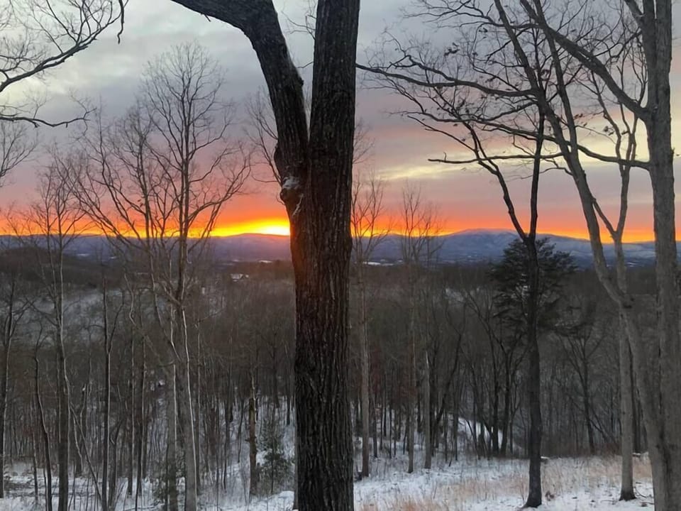 Enjoy year round stunning mountain views from the cabin