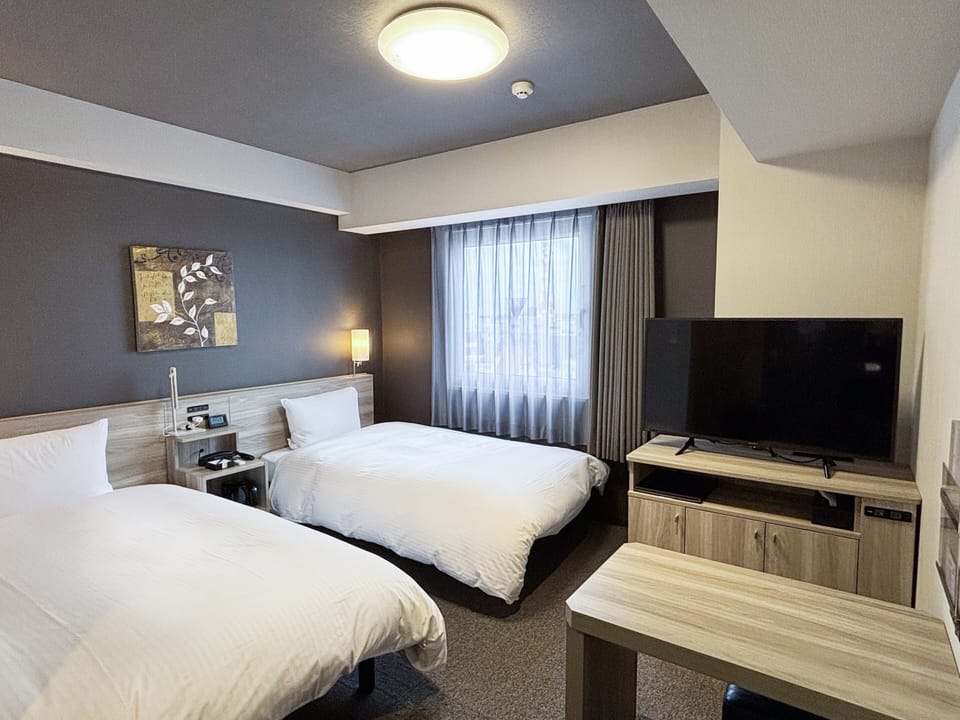 Free WiFi, bed sheets