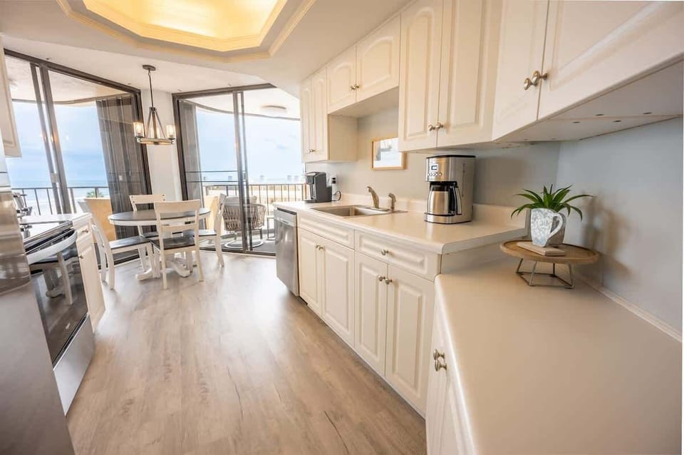 Fully Upgraded Kitchen!