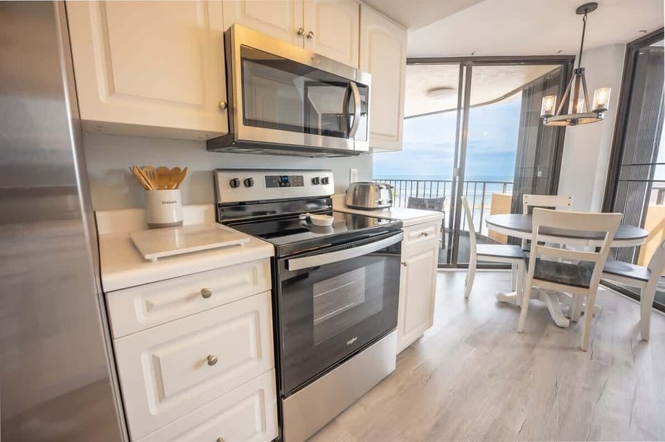 Fully Upgraded Kitchen!