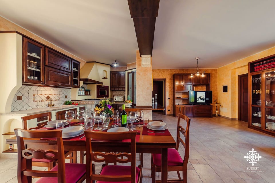 Luxury Villa | Living area | 50-inch Smart TV with cable channels, TV
