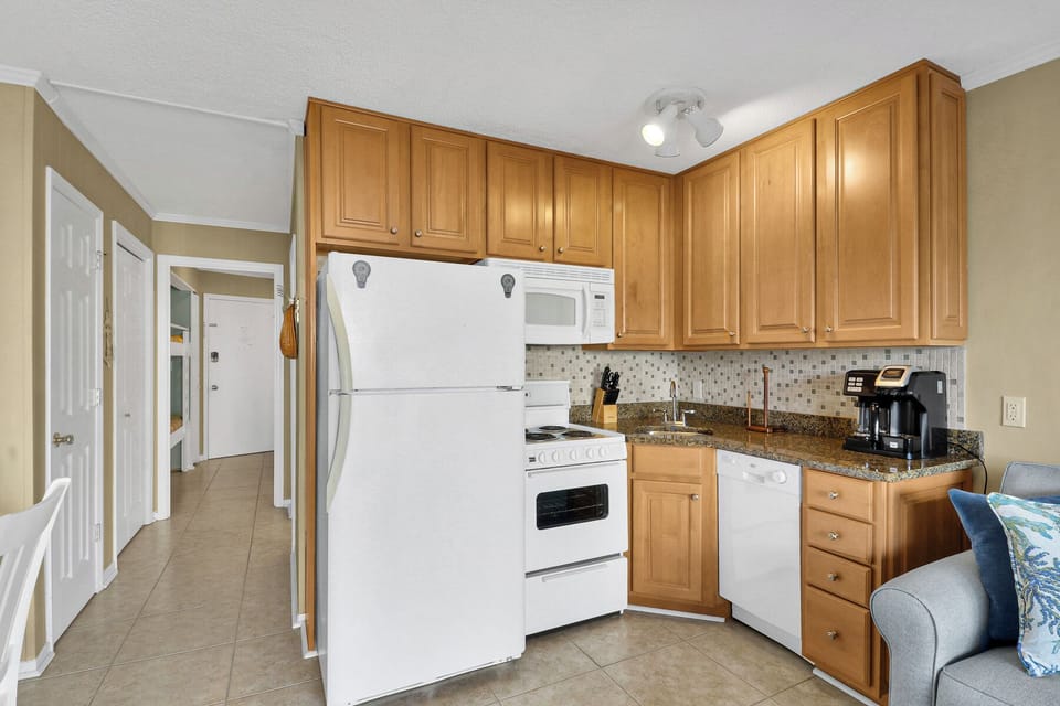 Kitchen - This unit has a kitchenette, great for cooking or making a cup of coffee!