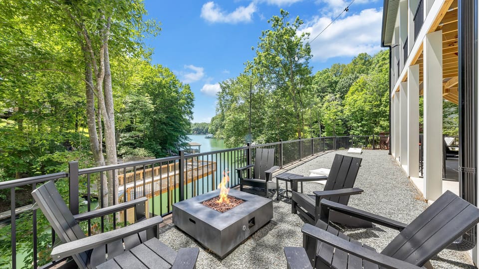 Private Drift Away Ridge with Views