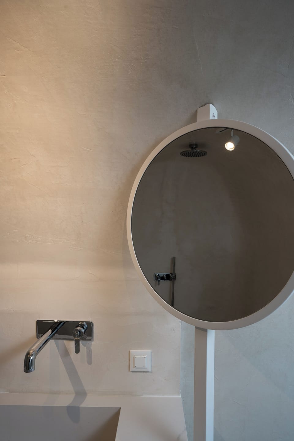 Senior Suite with Outdoor Cave Hot Tub | Bathroom | Shower, free toiletries, hair dryer, bathrobes