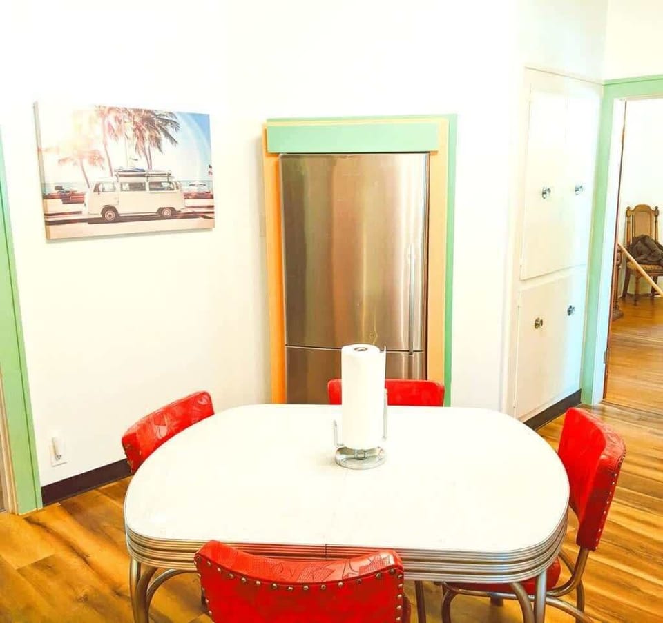 Eat in kitchen