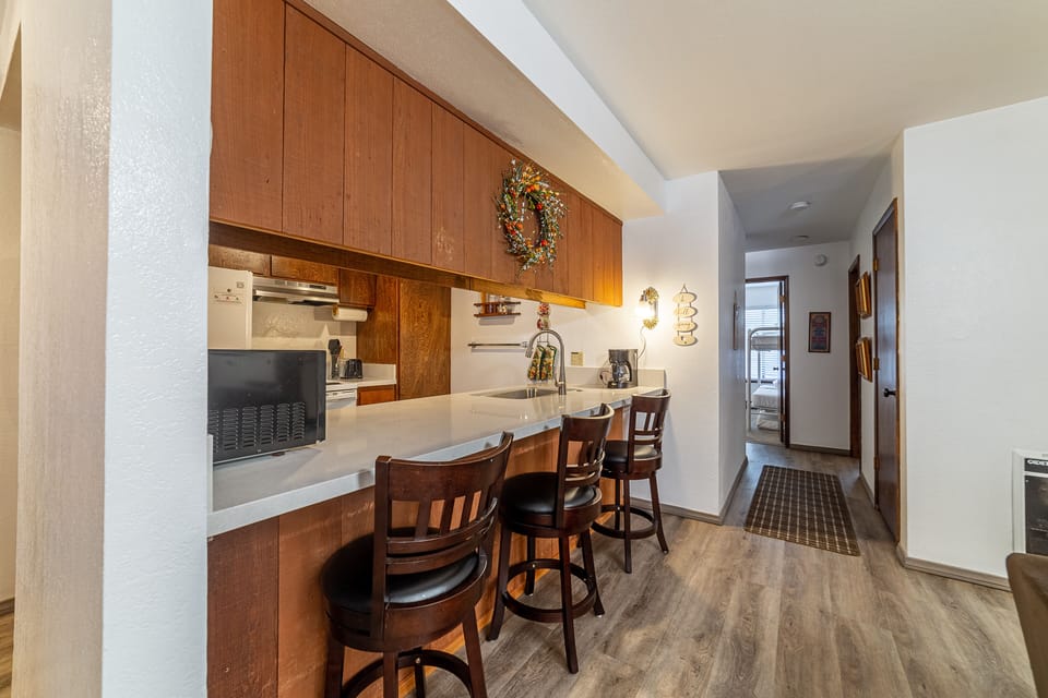 Breakfast bar seating for 3