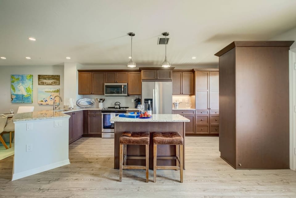 Condo (Bay Tree Beach Side) | Exterior