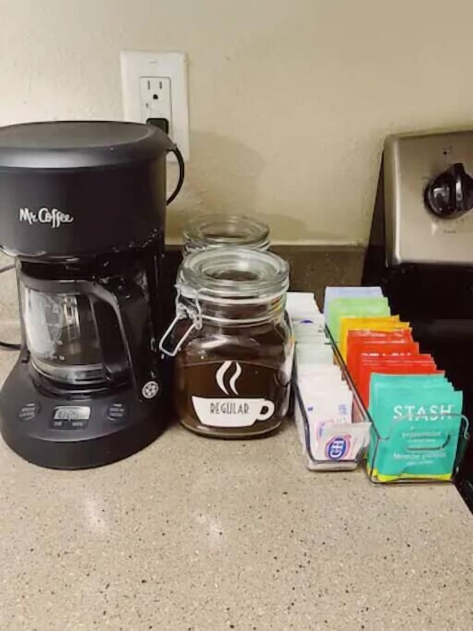 Complimentary Coffee & Tea Bar