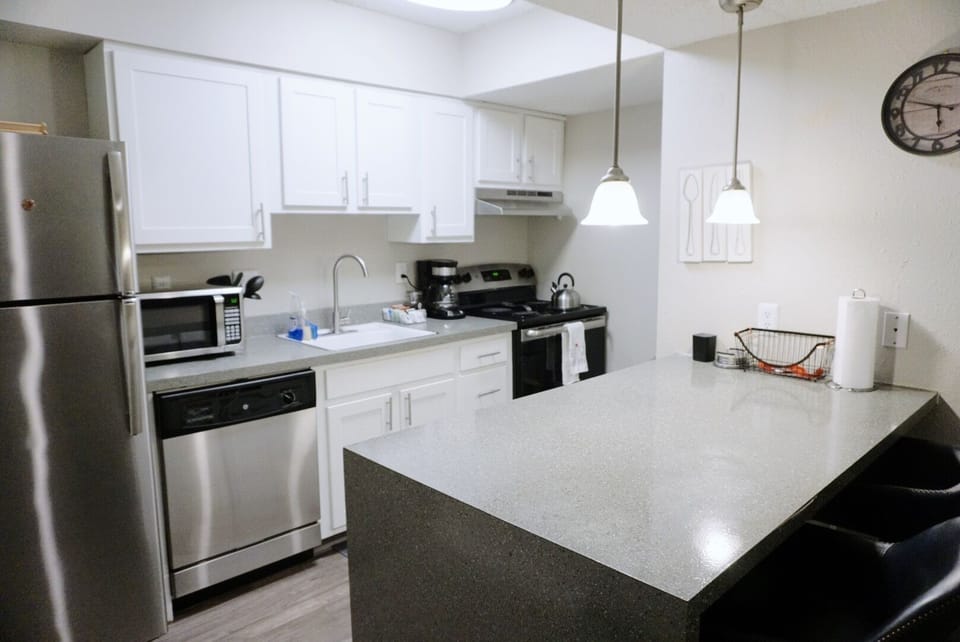 Kitchen w/ all necessary necessities