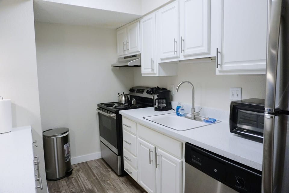 All cooking amenities provided