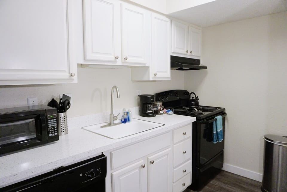Full Kitchen w/ cooking necessities