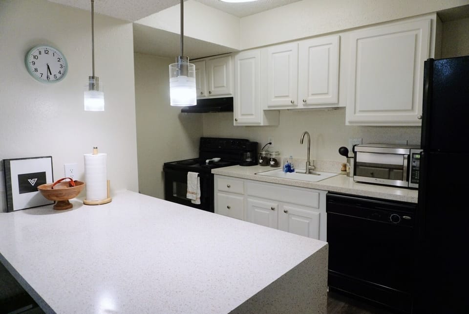 Kitchen Island w/ Storage