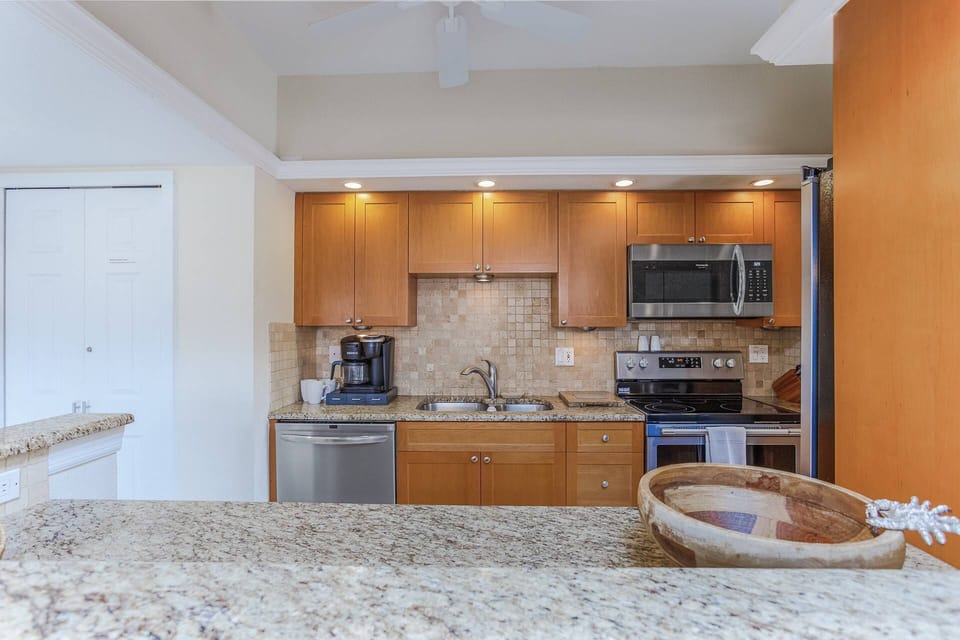 Condo (Harbor Towers Ground Floor Water View) | Exterior