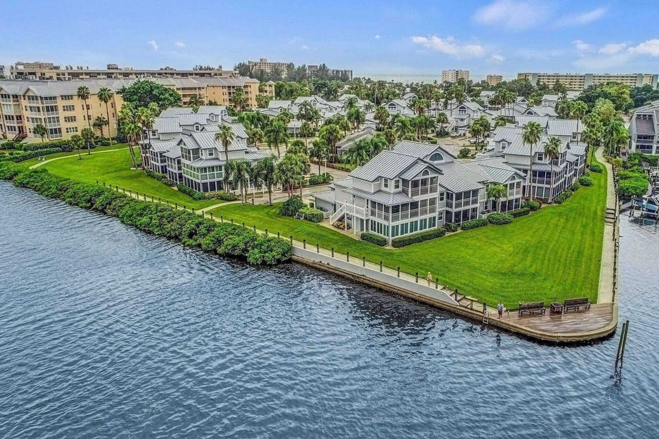 Condo (Siesta Bayside Condo) | Exterior