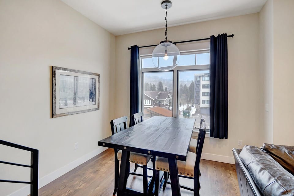 Dining with mountain views