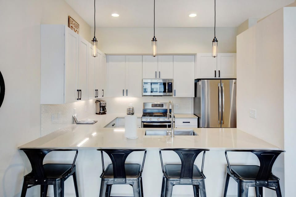 Fully equipped chef's kitchen