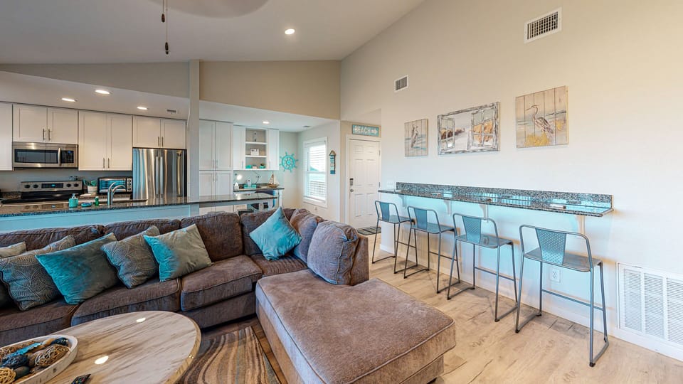 Living Area, Bar Seating