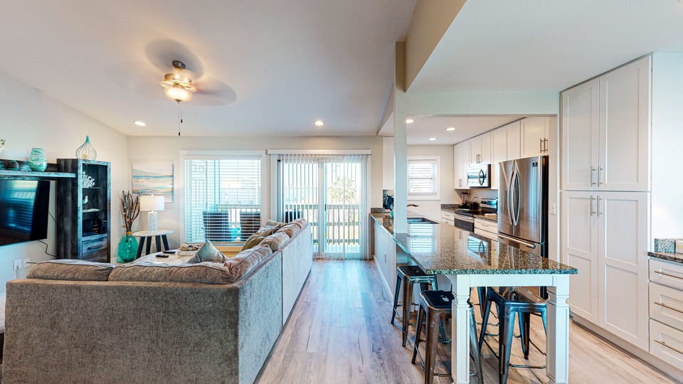 Living Area, Breakfast Bar Seating