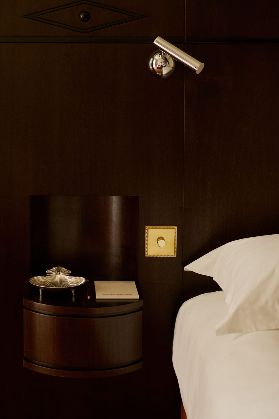 Hypo-allergenic bedding, Select Comfort beds, minibar, in-room safe