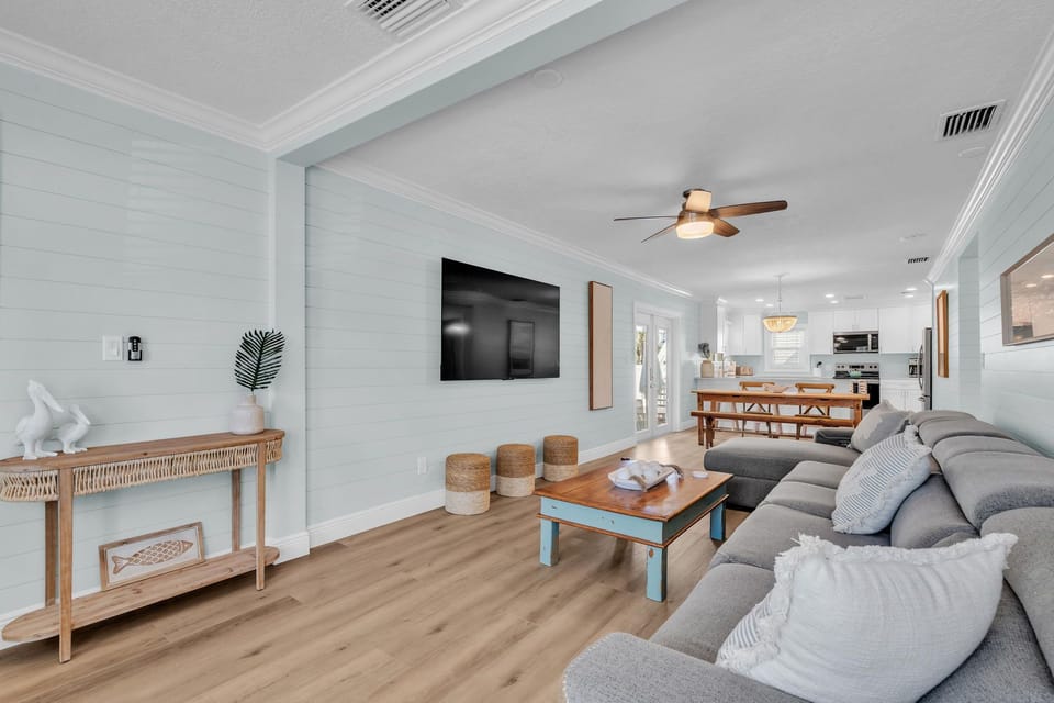 Main House - Family Room