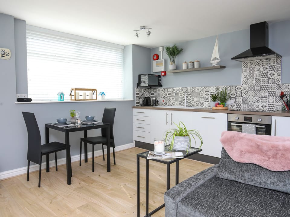 Cottage | Private kitchen | Fridge, microwave, dishwasher, electric kettle