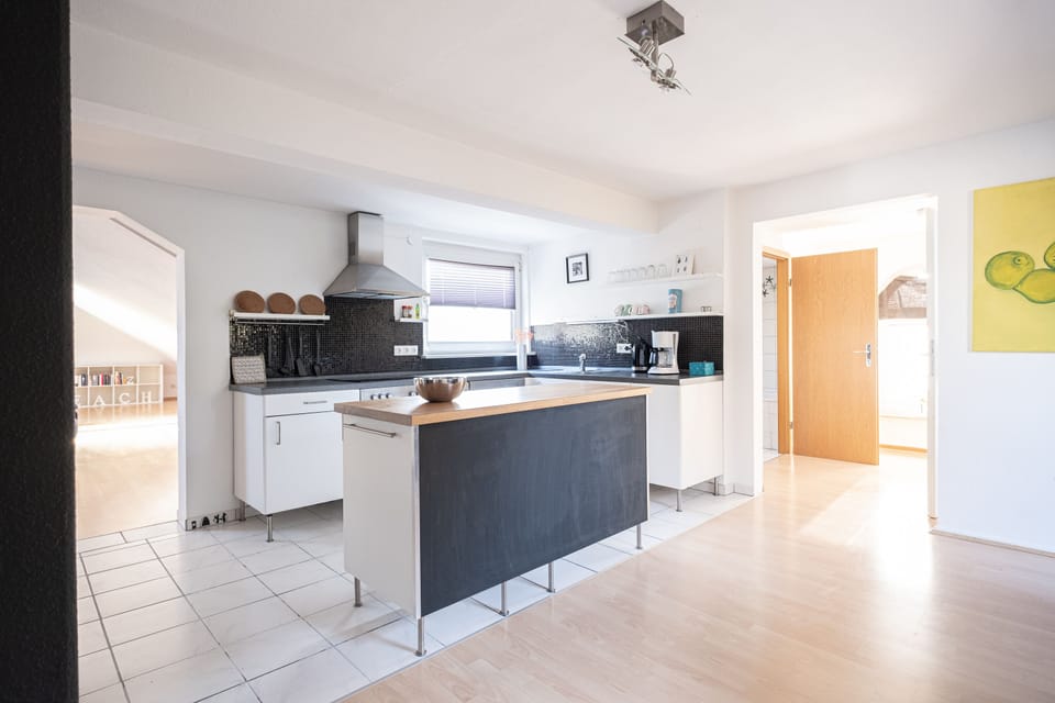 Classic Condo, 1 Bedroom, Non Smoking | Private kitchen | Full-size fridge, microwave, oven, stovetop