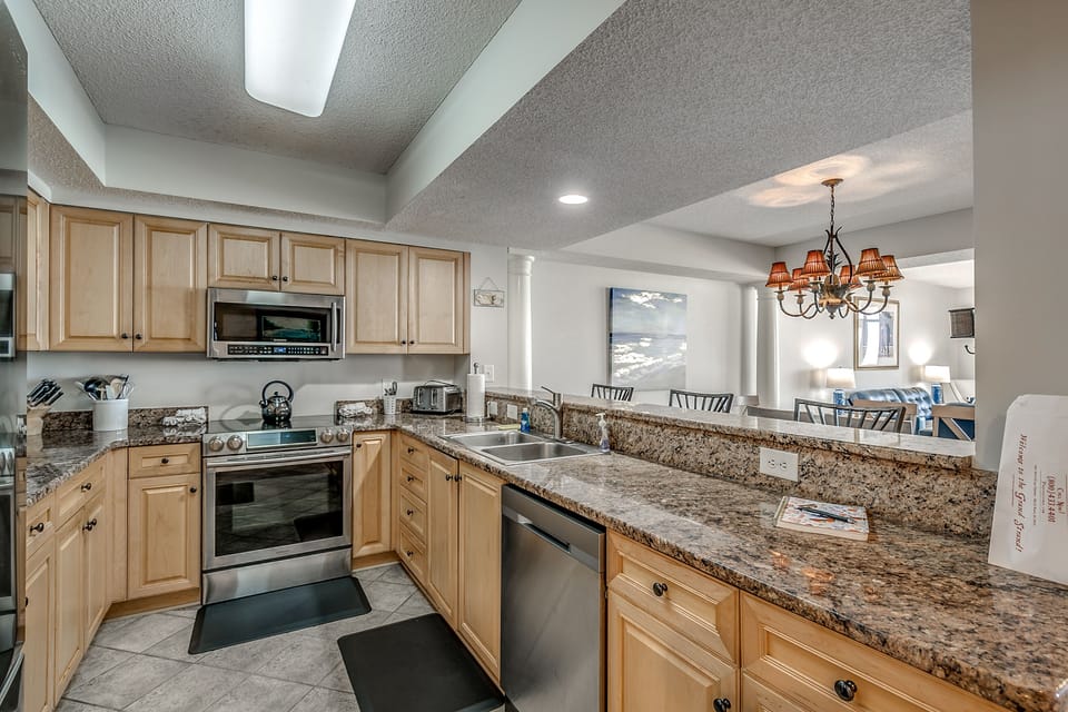 Full kitchen