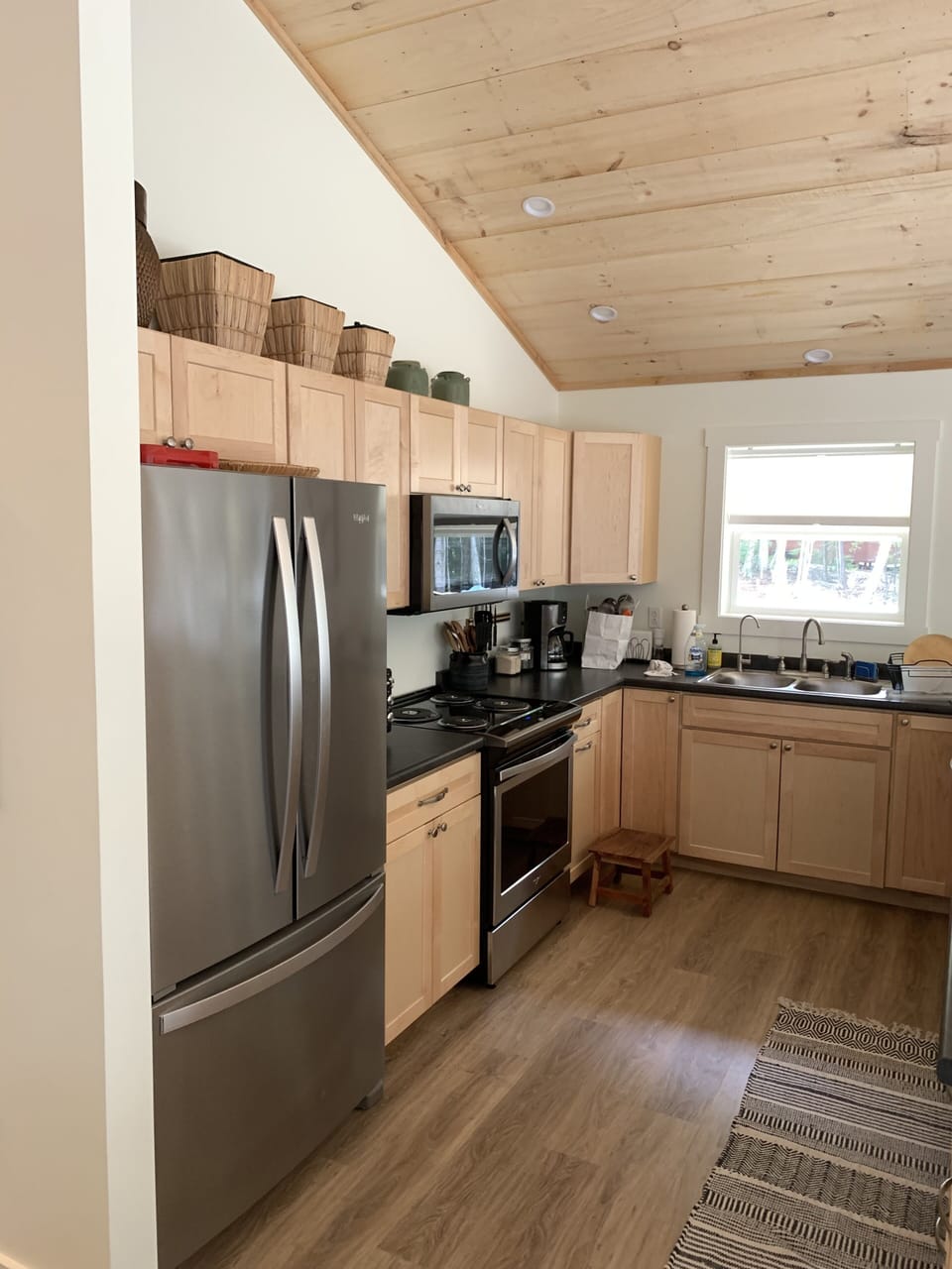 Fully stocked kitchen!