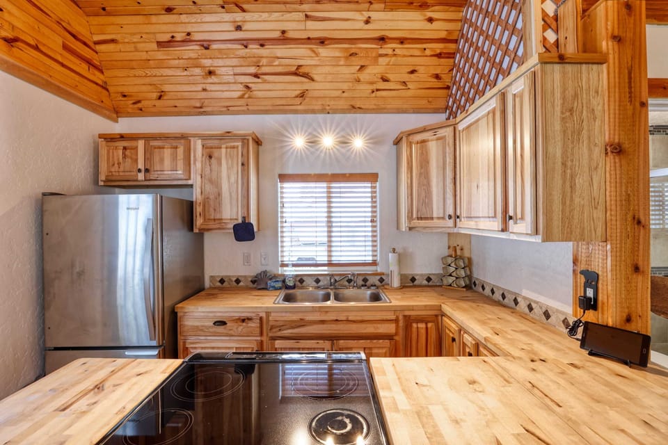 Our kitchen stays clean, our knives stay sharp, time to eat!