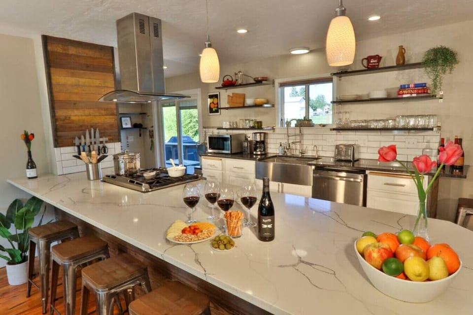 Look at this kitchen!