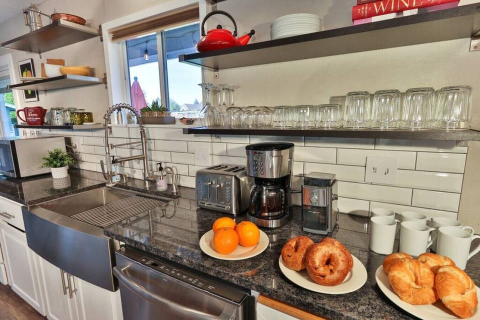 Coffee grinder and drip coffee pot